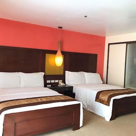 Coron Gateway Hotel & Suites Buitenkant foto